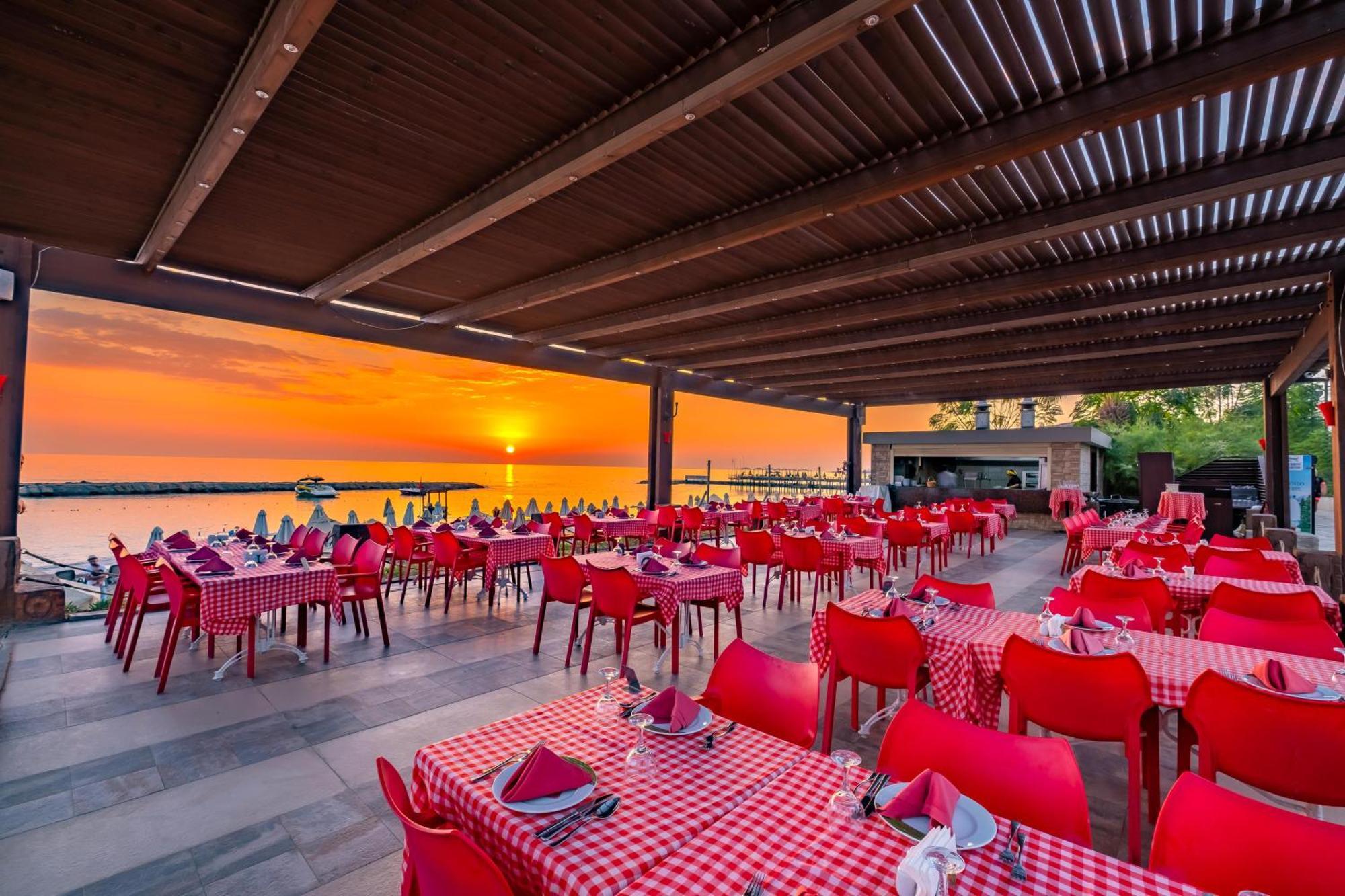 Long Beach Alanya Turkler Luaran gambar